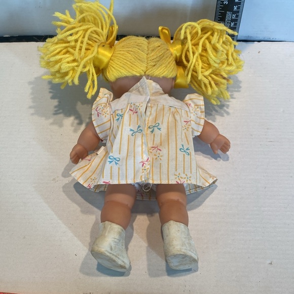 Vintage 1980s Ocean Toys Doll - Picture 2 of 4